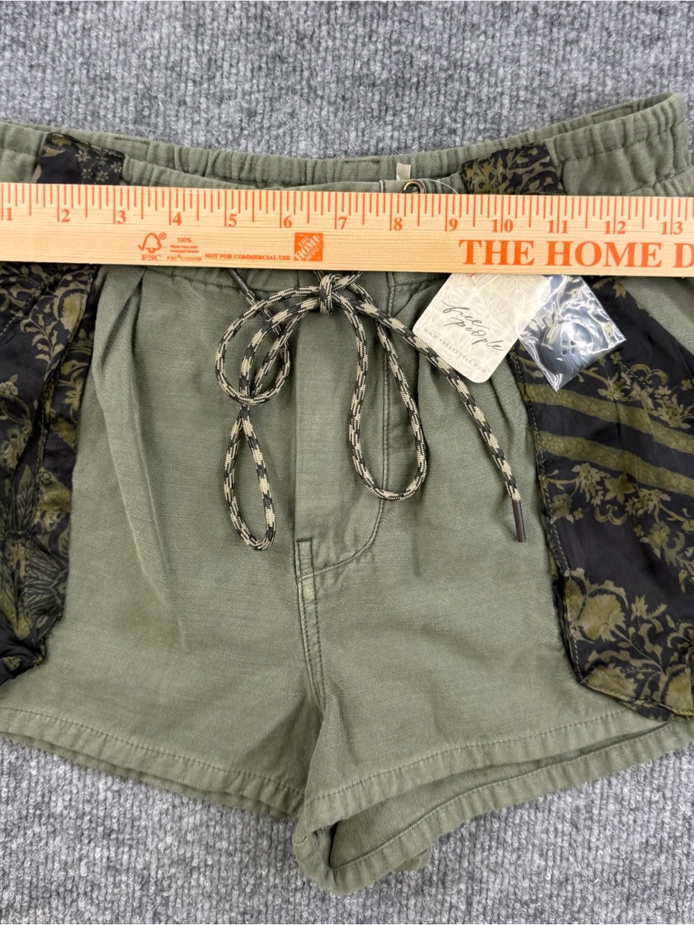 People Sabrina Pull-On Scarf Shorts XS Army Combo NWT $148 - Picture 3 of 5